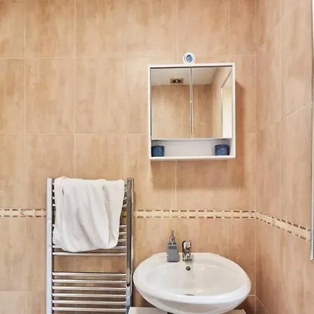 Apartment *little Haven In Leeds* ¤private Parking¤ Ensuite Leeds (West Yorkshire)