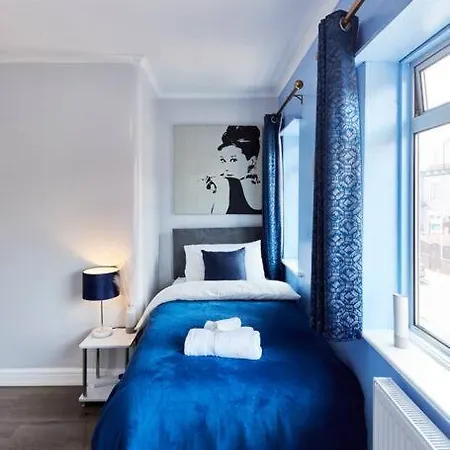 *little Haven In Leeds* ¤private Parking¤ Ensuite Apartment Leeds (West Yorkshire)