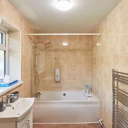 *little Haven In Leeds* ¤private Parking¤ Ensuite Apartment Leeds (West Yorkshire)