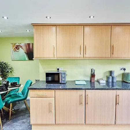 *little Haven In Leeds* ¤private Parking¤ Ensuite Apartment Leeds (West Yorkshire)